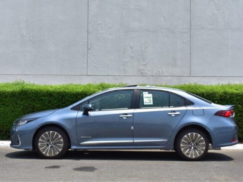 2024 TOYOTA COROLLA 2.0 Litres 4 Cylinder Petrol Engine Blue Grey Sedan Top Option
