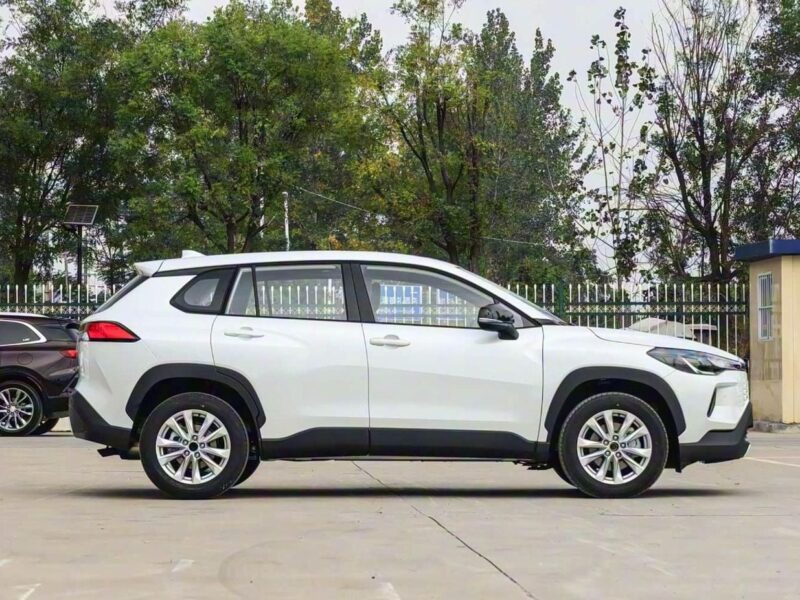 2026 Toyota Corolla Cross 2.0L INTELLIGENT Hybrid 4 Cylinders Engine White Black SUV