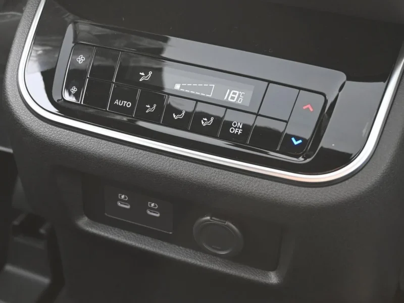 2026 Nissan Patrol 3.5-liter twin-turbo V6 Petrol Engine White Black SUV Automatic GCC