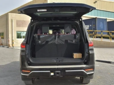 2022 Toyota Land Cruiser VXR 3.5L Twin-Turbo V6 Petrol Engine Black Red SUV GCC Specs