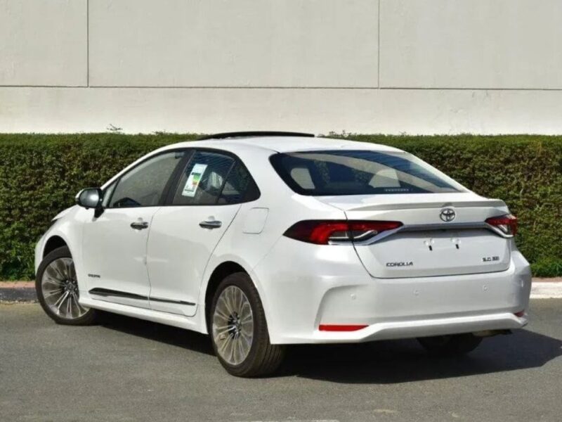 2024 TOYOTA COROLLA 2.0 Litres 4 Cylinder Petrol Engine White Grey Sedan Top Option