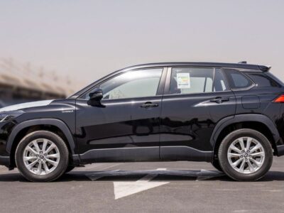 2023 TOYOTA COROLLA CROSS 1.8 Litres HEV 4 Cylinders Engine Black Red SUV Automatic