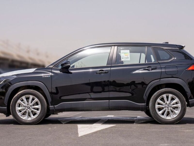 2023 TOYOTA COROLLA CROSS 1.8 Litres HEV 4 Cylinders Engine Black Red SUV Automatic