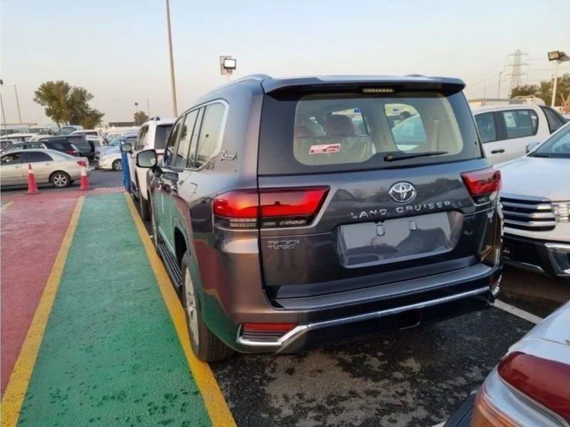 2022 Toyota Land Cruiser VXR 3.3L V6 Twin-turbo Diesel Engine Grey Beige SUV GCC Specs