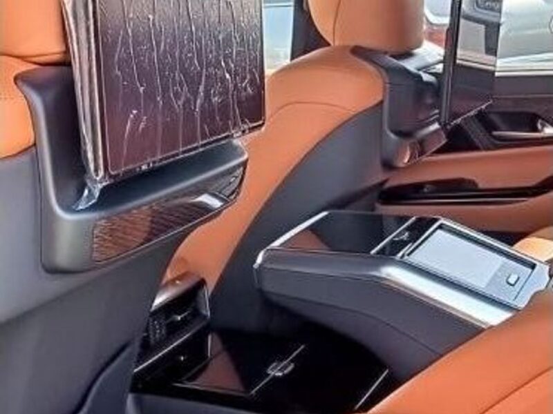 2022 Lexus LX 600 VIP Launch Edition 3.5-liter Twin-turbo V6 Engine Silver Tan SUV GCC Specs