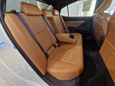 2025 Toyota Camry GLE 2.5-liter 4-cylinder Petrol Engine White Tan Sedan GCC Specs