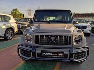 2022 Mercedes-Benz AMG G 63 4.0L twin-turbo V8 Engine Grey White SUV GCC Specs