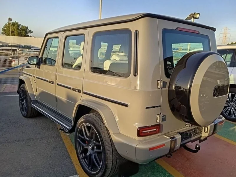 2022 Mercedes-Benz AMG G 63 4.0L twin-turbo V8 Engine Grey White SUV GCC Specs