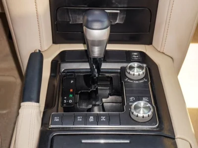 2021 Toyota Land Cruiser GXR Grand Touring 4.0-litre V6 Petrol Engine White Beige SUV GCC