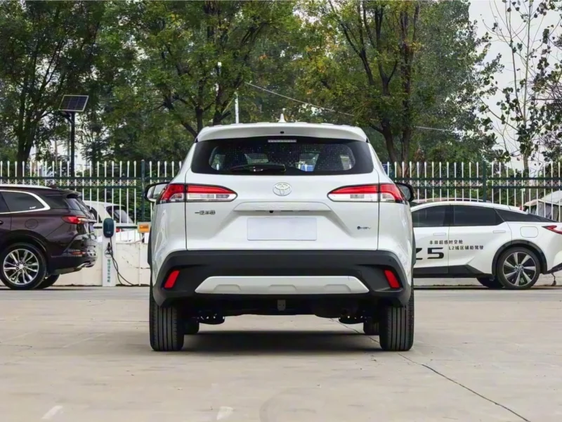 2026 Toyota Corolla Cross 2.0L INTELLIGENT Hybrid 4 Cylinders Engine White Black SUV