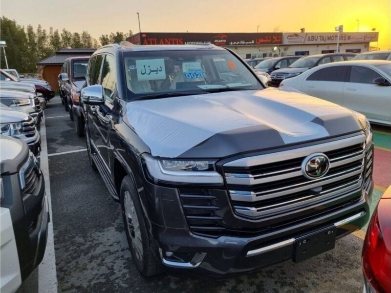 2022 Toyota Land Cruiser VXR 3.3L V6 Twin-turbo Diesel Engine Grey Beige SUV GCC Specs