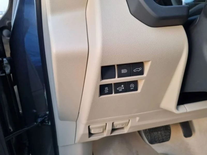 2022 Toyota Land Cruiser VXR 3.3L V6 Twin-turbo Diesel Engine Grey Beige SUV GCC Specs