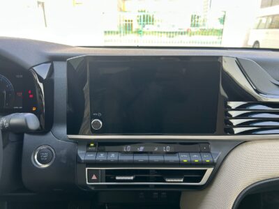 2025 Toyota Camry 2.5-liter 4-cylinder Petrol Engine Grey Beige Sedan GCC Specs