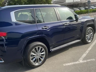 2022 Toyota Land Cruiser VXR 3.5-liter V6 Twin Turbo Petrol Engine Blue Red SUV GCC