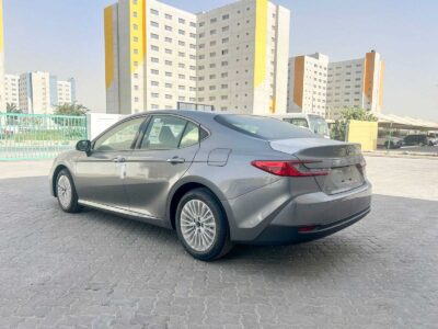 2025 Toyota Camry 2.5-liter 4-cylinder Petrol Engine Grey Beige Sedan GCC Specs