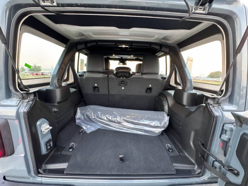 2025 Jeep Wrangler Unlimited Rubicon 2.0L Turbocharged 4-cylinder Engine Grey Black SUV