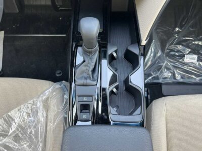 2025 Toyota Camry 2.5-liter 4-cylinder Petrol Engine Grey Beige Sedan GCC Specs