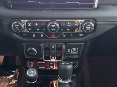 2025 Jeep Wrangler Unlimited Rubicon 2.0L Turbocharged 4-cylinder Engine Grey Black SUV