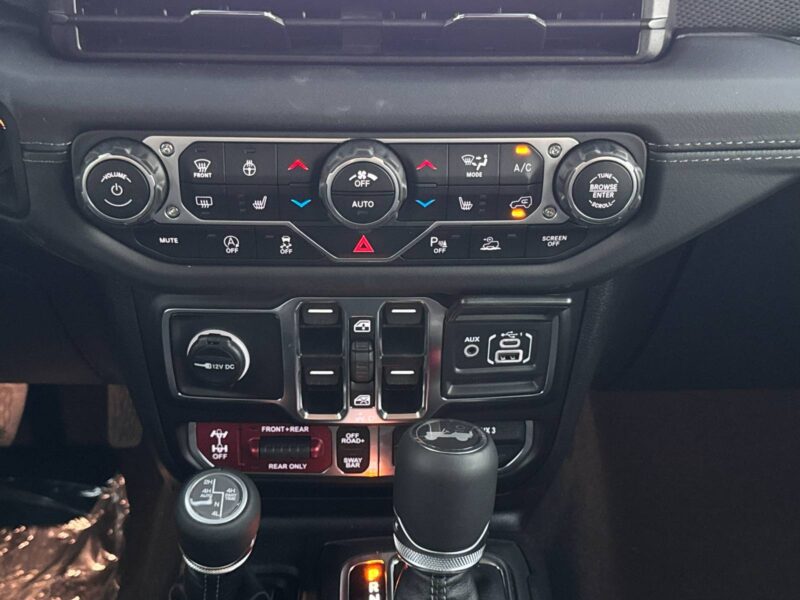 2025 Jeep Wrangler Unlimited Rubicon 2.0L Turbocharged 4-cylinder Engine Grey Black SUV