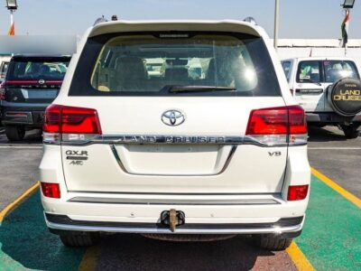 2021 Toyota Land Cruiser GXR Grand Touring 4.0-litre V6 Petrol Engine White Beige SUV GCC