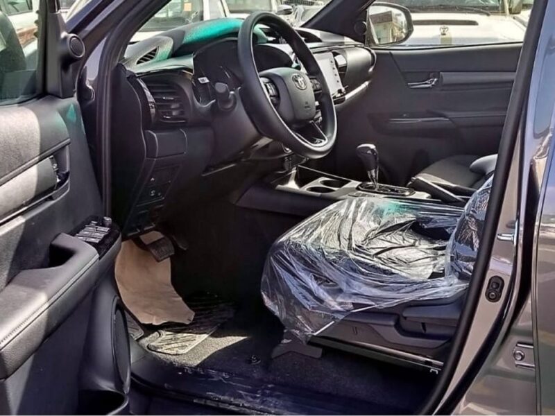 2022 Toyota Hilux 4.0 Litres V6 Petrol Engine Grey Black Pickup Truck GCC Specs