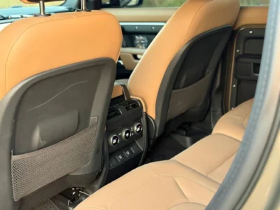2025 Land Rover Defender P400 110 X-Dynamic HSE 3.0L turbocharged 6 Cylinders Grey Tan SUV
