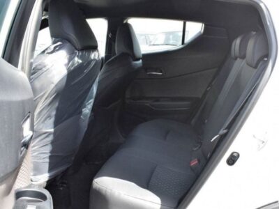 2022 Toyota C-HR Suffix Z2 1.2 Litres 4 Cylinders Petrol Engine AWD White Black SUV