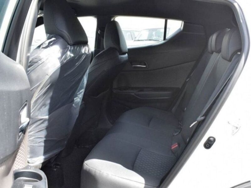 2022 Toyota C-HR Suffix Z2 1.2 Litres 4 Cylinders Petrol Engine AWD White Black SUV