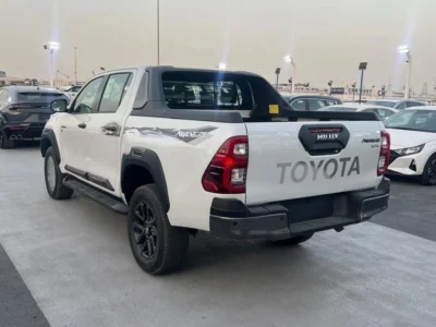 2025 Toyota Hilux ADVENTURE 4.0 Litre V6 PETROL Engine White Black PickUP
