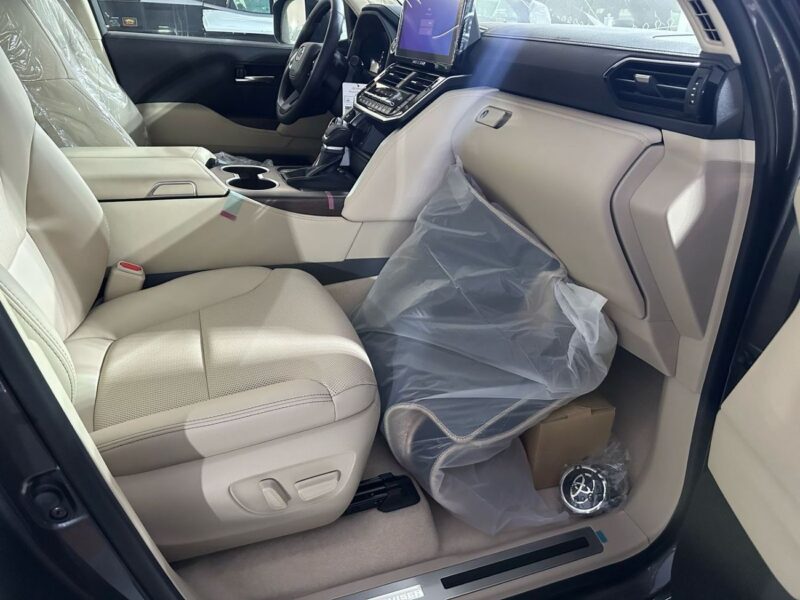 2025 Toyota Land Cruiser GXR 3.5L Twin-Turbo V6 Engine Black Beige FULL WITH JBL AND BIG KIT