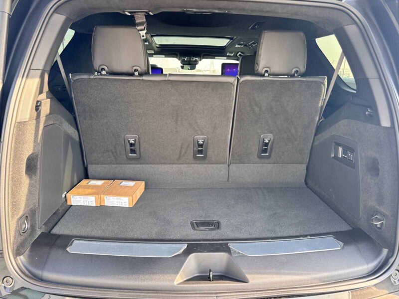 2025 Cadillac Escalade ESV Sport Platinum 6.2L V8 Petrol Engine Black SUV Automatic