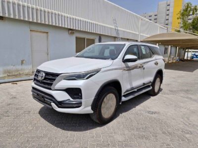 2025 Toyota Fortuner VXR 4.0-liter V6 Petrol Engine White Tan SUV Automatic GCC Specs