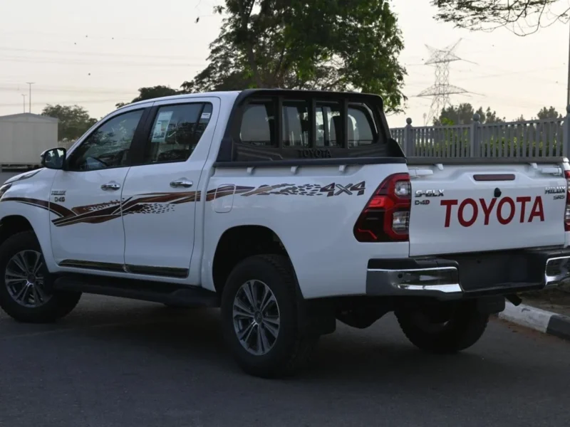 2026 Toyota Hilux 2.4L 4-Cylinder D-4D Turbo Diesel White Maroon Pickup Truck FULL OPTION