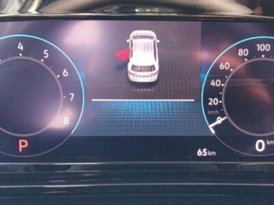 2024 Volkswagen Golf 1.4L TSI R-Line turbocharged Petrol 4 Cylinders White Black Hatchback