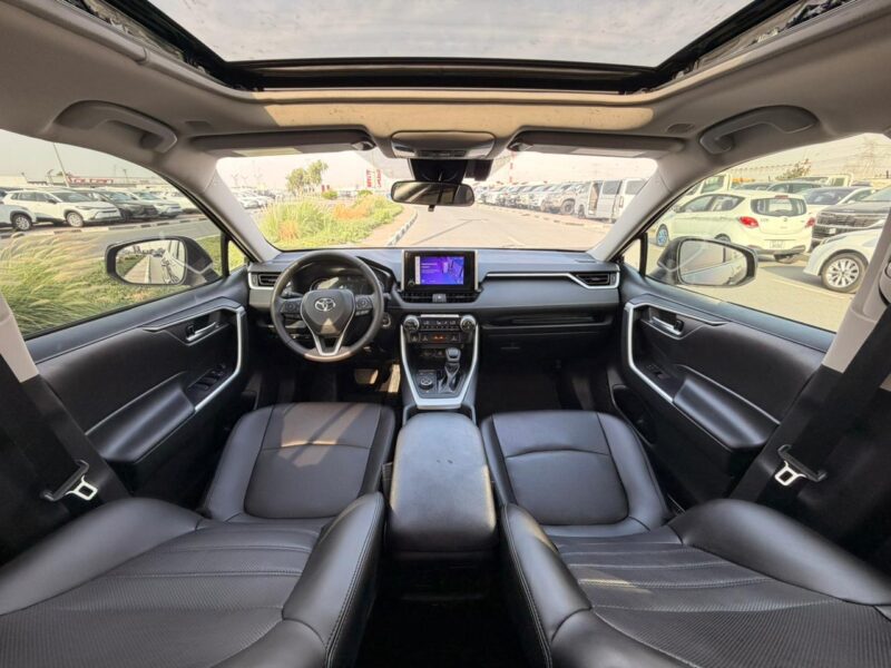 2025 TOYOTA RAV4 XLE HYBRID 2.5 Litres V4 Engine Dark Blue Black SUV AWD Canadian Specs
