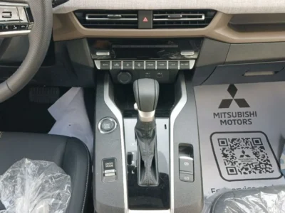 2025 Mitsubishi Xforce 1.5L MIVEC 4-cylinder Petrol Engine White Black SUV GCC Specs