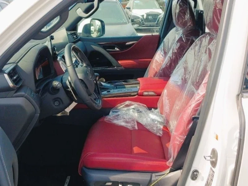 2024 Lexus LX 600 3.5-liter Twin-Turbocharged V6 Petrol Engine White Red SUV GCC Specs