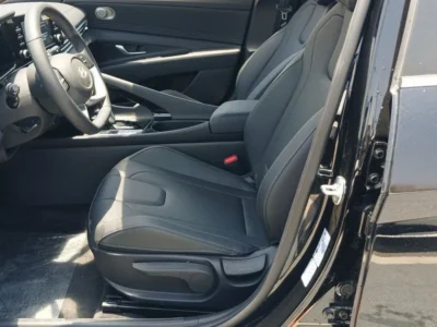 2025 Hyundai Elantra 1.5L Smartstream G 4-cylinder Petrol Engine Black Sedan Automatic