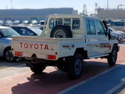 2025 Toyota Land Cruiser Pick Up LC79 4.0L V6 Petrol MT Double Cabin White Black