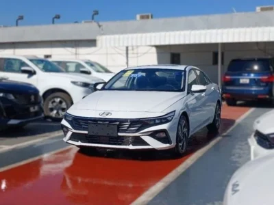 2024 Hyundai Elantra 1.5L Smartstream G 4-cylinder Petrol Engine White Grey Sedan Automatic
