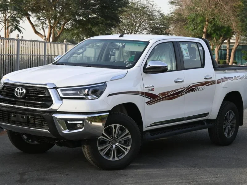2026 Toyota Hilux 2.4L 4-Cylinder D-4D Turbo Diesel White Maroon Pickup Truck FULL OPTION