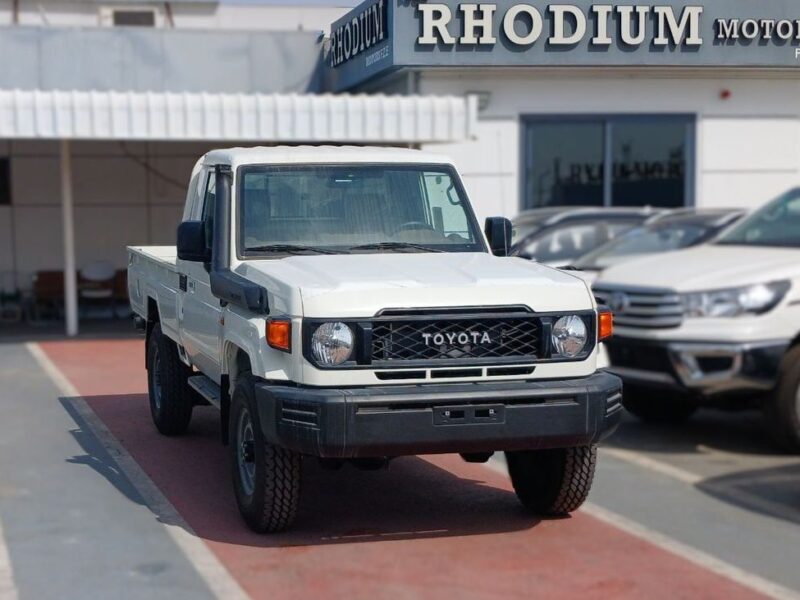 2025 Toyota Land Cruiser 79 Single Cab 2.8L 4-cylinder Turbocharged Diesel White Beige