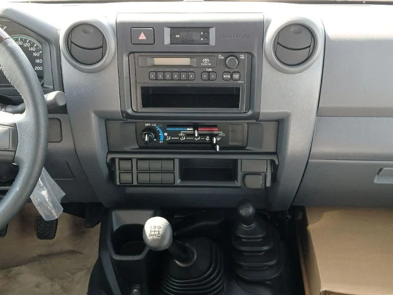 2025 Toyota Land Cruiser Pick Up LC79 4.0L V6 Petrol MT Double Cabin White Black