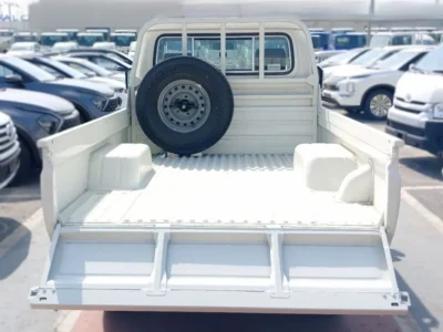 2025 Toyota Land Cruiser 79 Single Cab 2.8L 4-cylinder Turbocharged Diesel White Beige