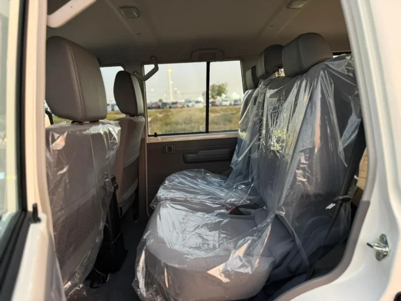 2025 Toyota Land Cruiser 70 Standard 4.0L V6 Petrol Engine White Grey SUV Manual GCC