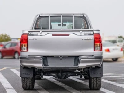 2025 Toyota Hilux SR5 2.4L Turbocharged 4-cylinder Diesel Engine Silver Black Pickup Truck