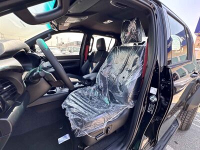 2025 Toyota Hilux Double Cab 2.8-liter 4-cylinder Turbo Diesel Black Pickup Truck GCC Specs