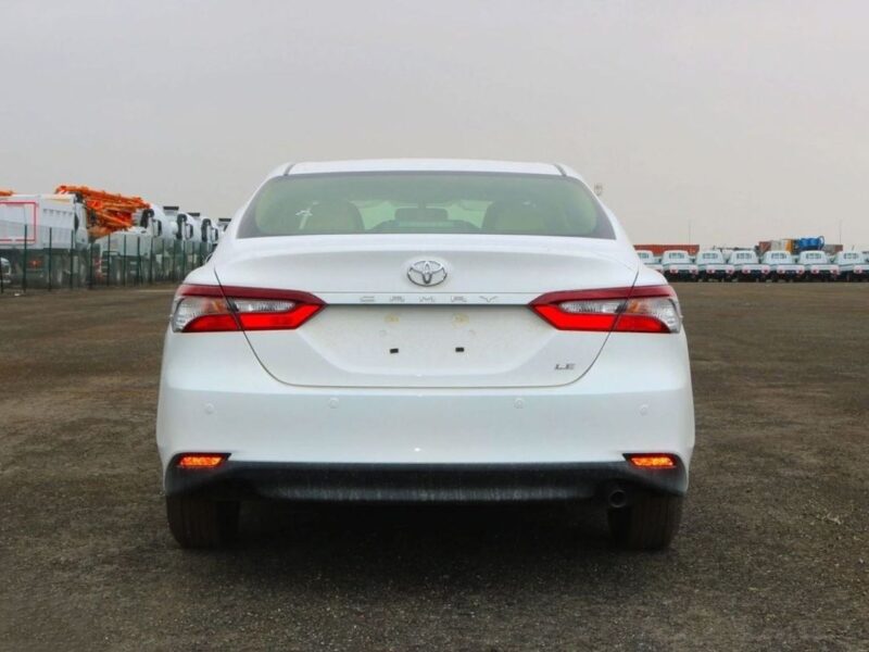 2024 Toyota Camry LE 2.5 Litres 4-Cylinder Petrol Engine White Beige Sedan Automatic
