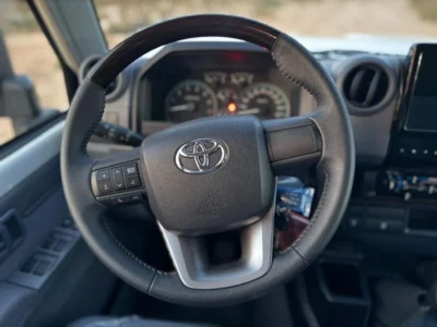 2025 Toyota Land Cruiser 70 Standard 4.0L V6 Petrol Engine White Grey SUV Manual GCC