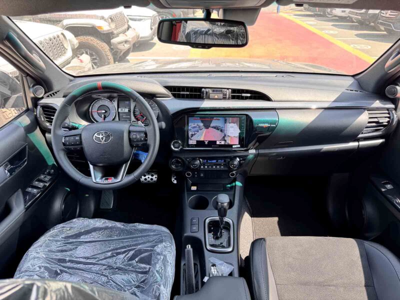 2025 Toyota Hilux Double Cab 2.8-liter 4-cylinder Turbo Diesel Black Pickup Truck GCC Specs